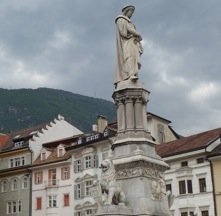 Monumento a Dante, Trento. Foto A. A. Bispo 2016. Copyright